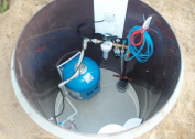 Jaká je zimní verze pokládky vodovodního potrubí ze studny do domu?